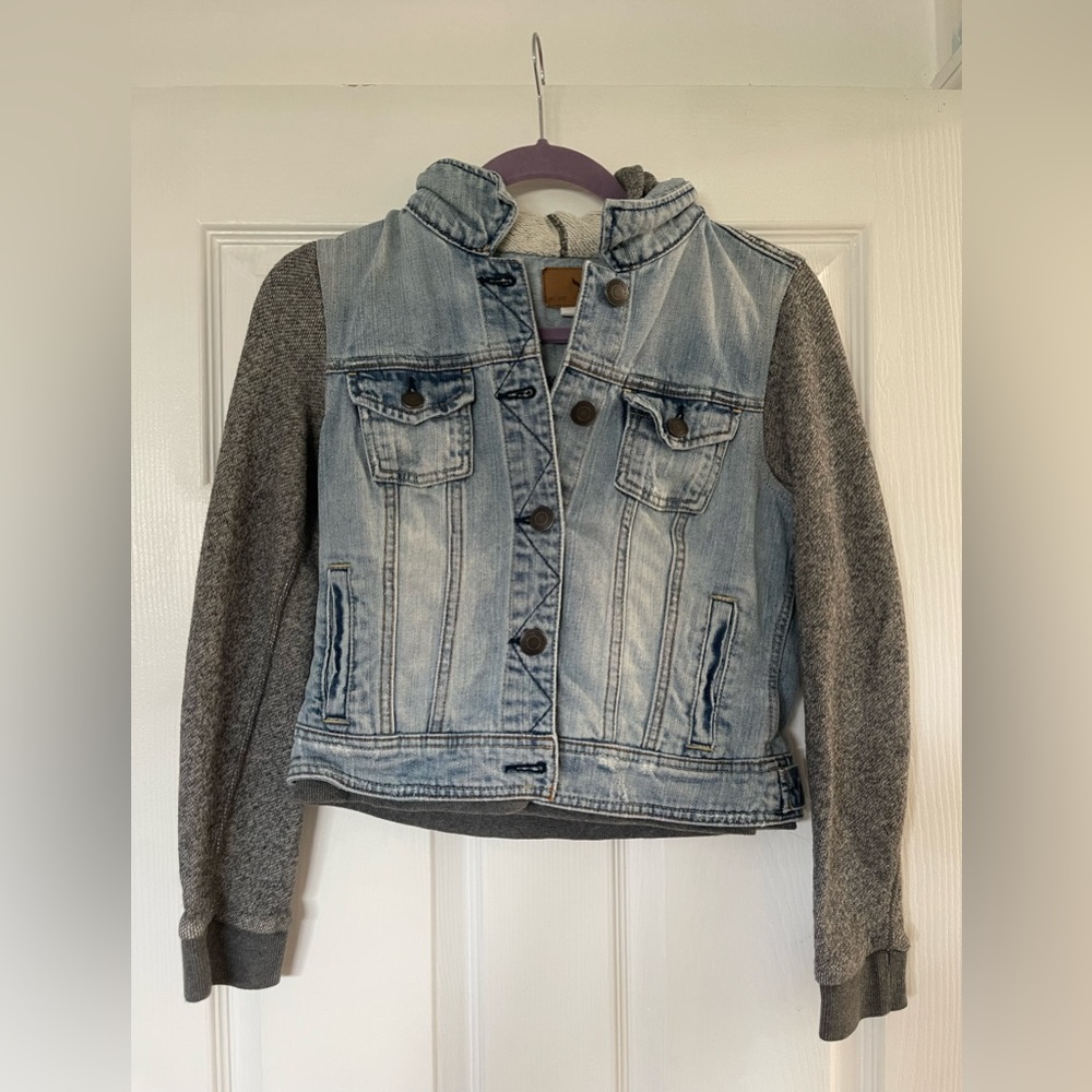 American eagle Jean jacket with fabric sleeves